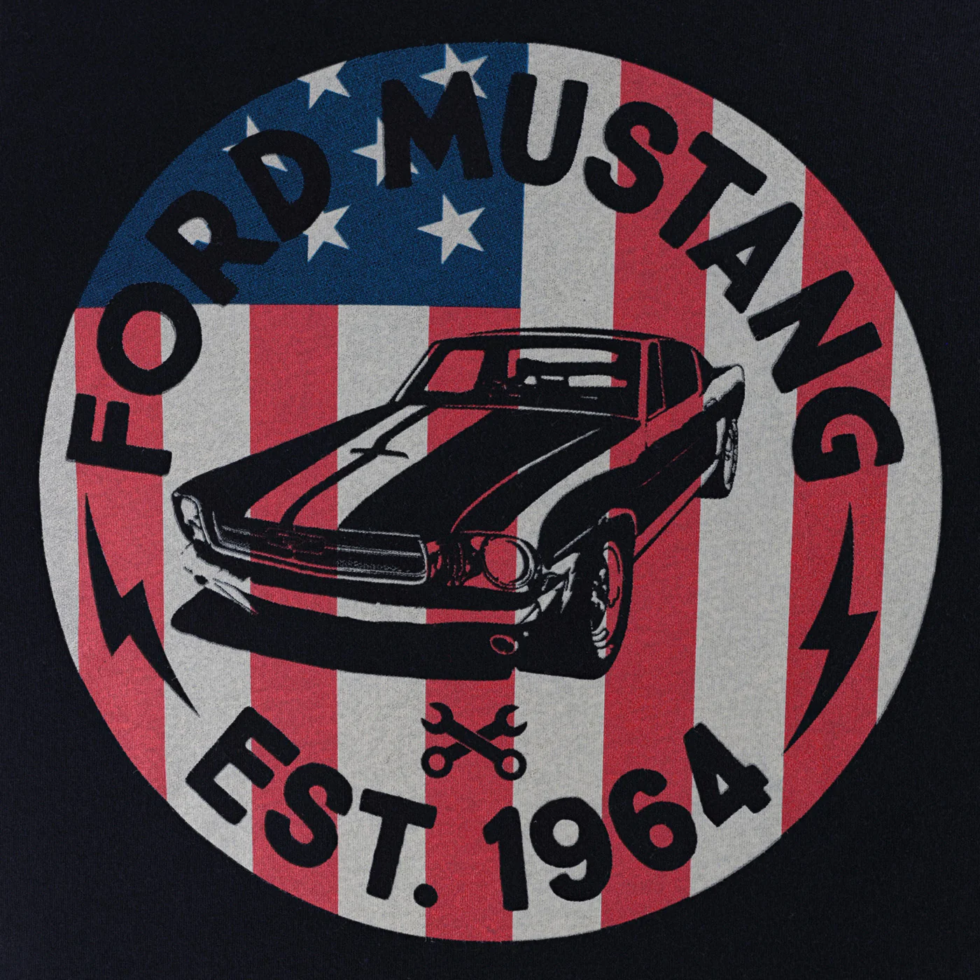 Ford 1964 Mustang Mens Vintage Patriotic Flag T-Shirt - Image 3
